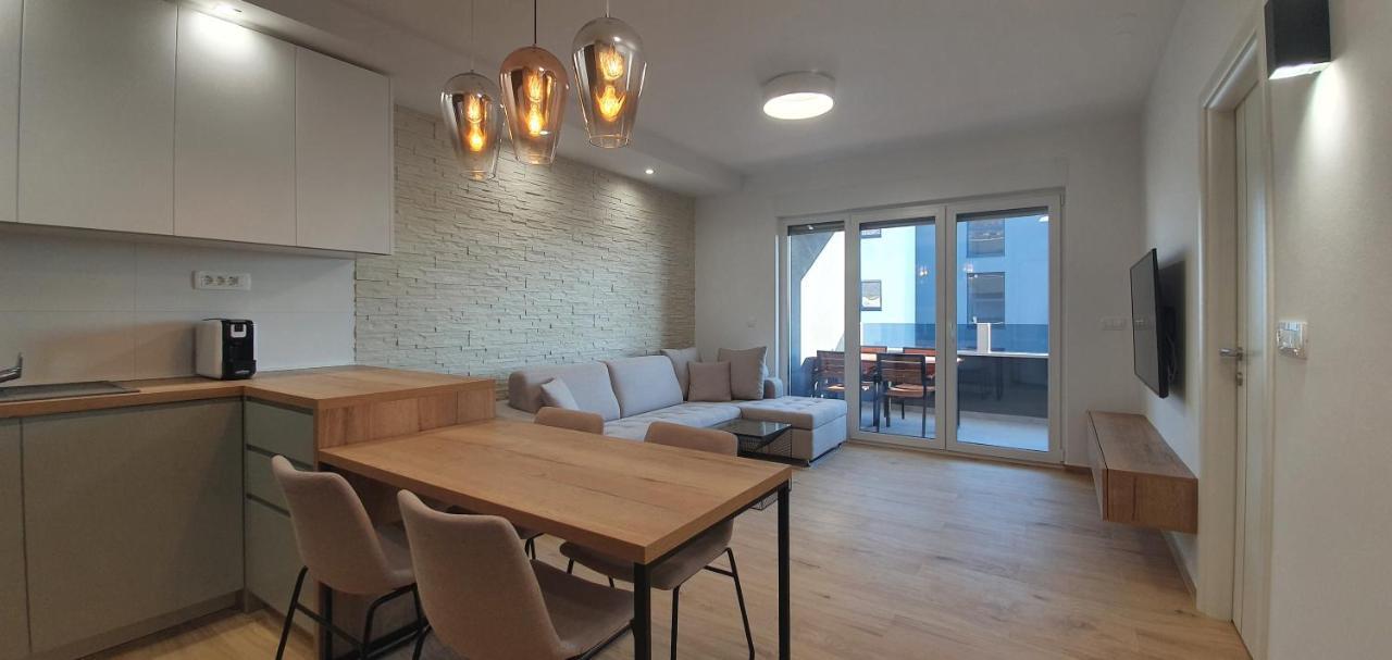 Apartments Elite โตรกีร์ ภายนอก รูปภาพ