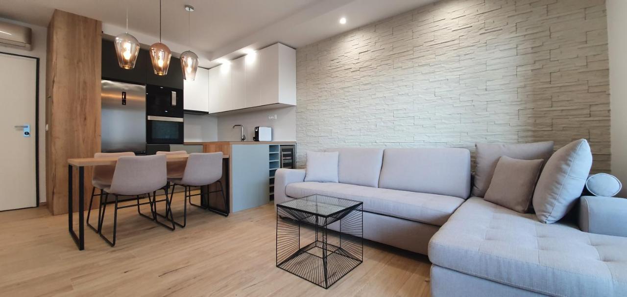 Apartments Elite โตรกีร์ ภายนอก รูปภาพ