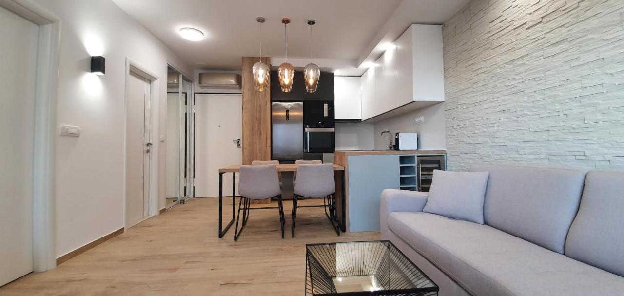 Apartments Elite โตรกีร์ ภายนอก รูปภาพ