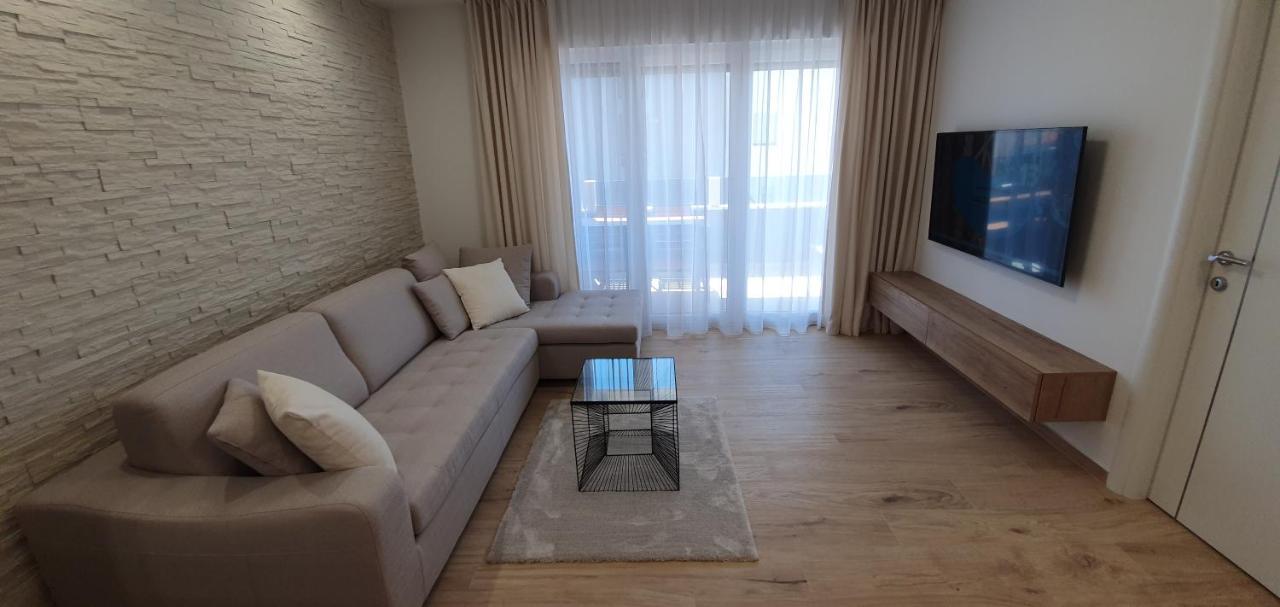 Apartments Elite โตรกีร์ ภายนอก รูปภาพ