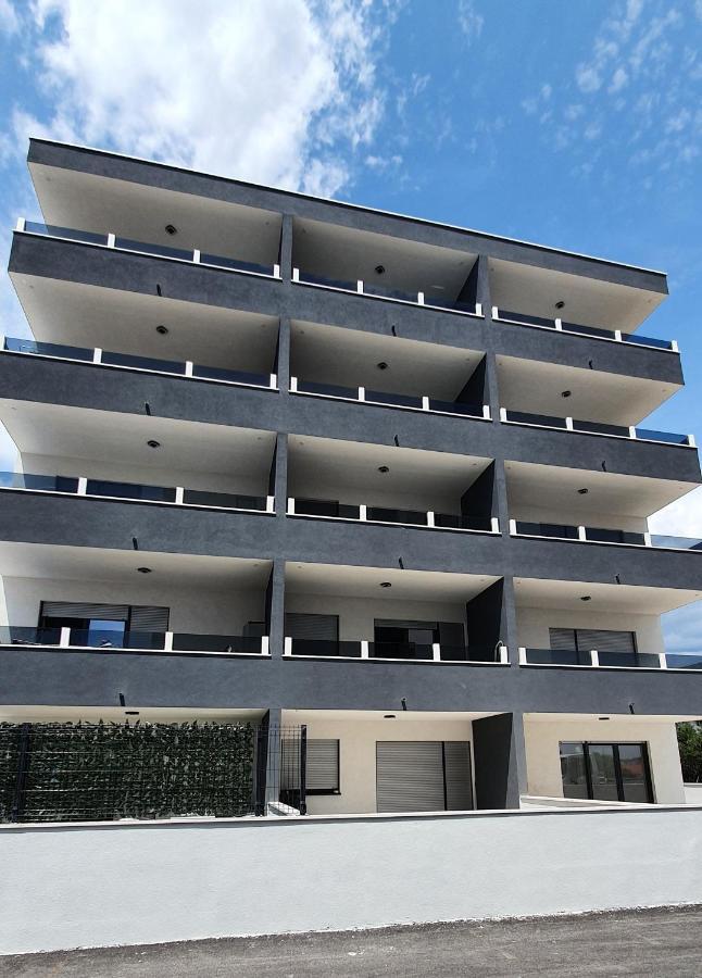 Apartments Elite โตรกีร์ ภายนอก รูปภาพ