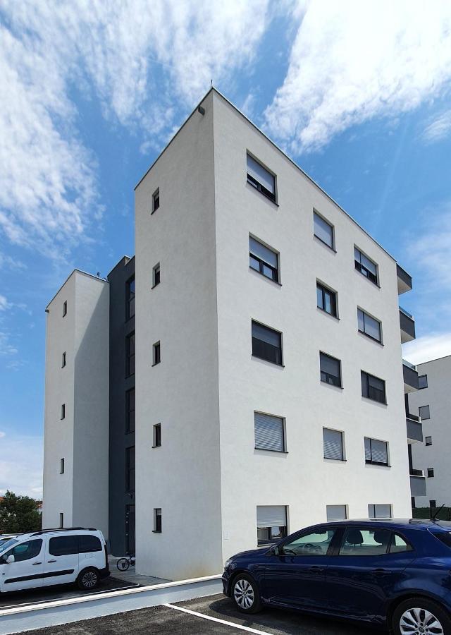 Apartments Elite โตรกีร์ ภายนอก รูปภาพ